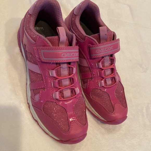 Geox Sneakers - NWT - Picture 2 of 2